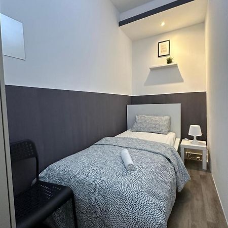Traveller Partition Room In Al Barsha 1 Near Metro Dubaï Extérieur photo