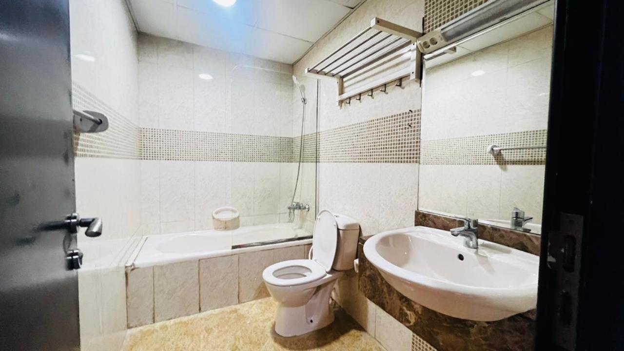 Traveller Partition Room In Al Barsha 1 Near Metro Dubaï Extérieur photo