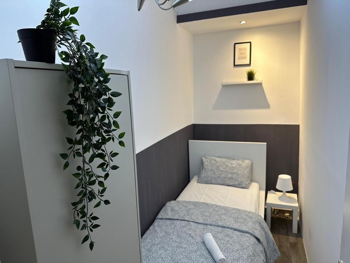 Traveller Partition Room In Al Barsha 1 Near Metro Dubaï Extérieur photo