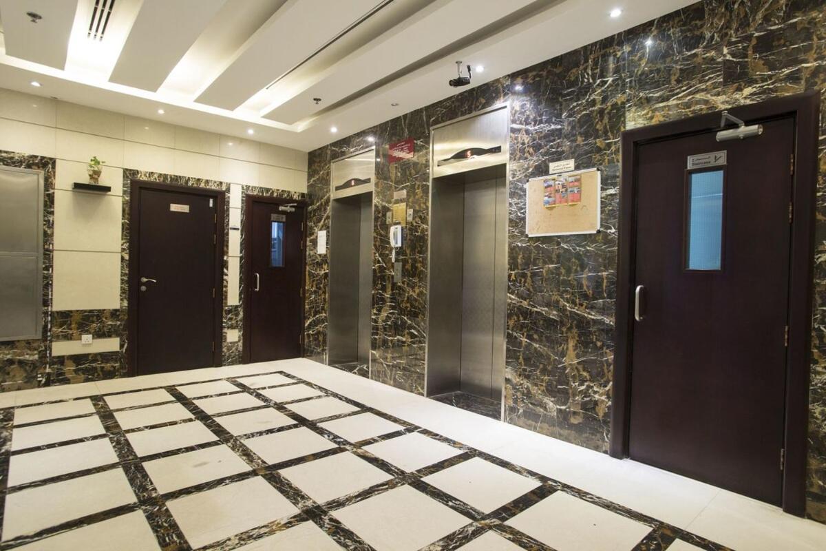 Traveller Partition Room In Al Barsha 1 Near Metro Dubaï Extérieur photo