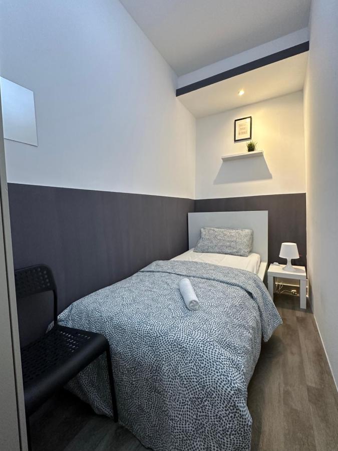 Traveller Partition Room In Al Barsha 1 Near Metro Dubaï Extérieur photo