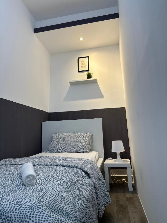 Traveller Partition Room In Al Barsha 1 Near Metro Dubaï Extérieur photo
