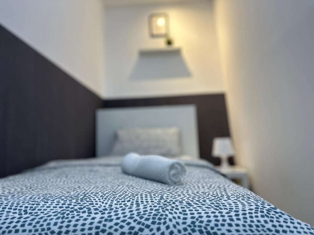 Traveller Partition Room In Al Barsha 1 Near Metro Dubaï Extérieur photo